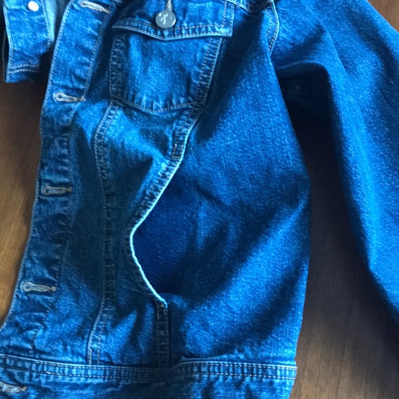 Calvin Klein Jean jacket size medium, med wash - Picture 7 of 7
